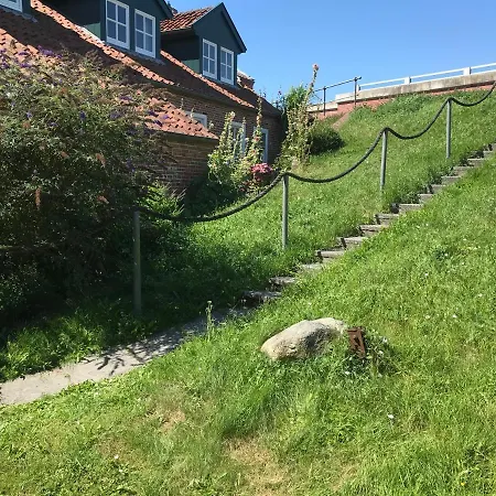 Vier Sterne Am Hafen, *