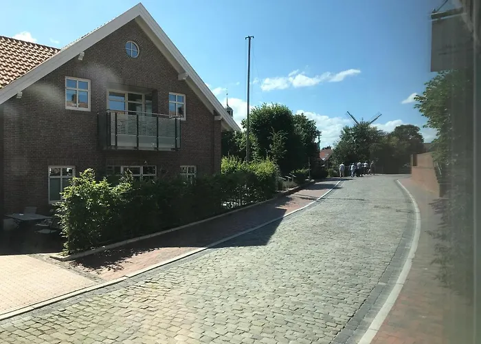 Vier Sterne Am Hafen, *