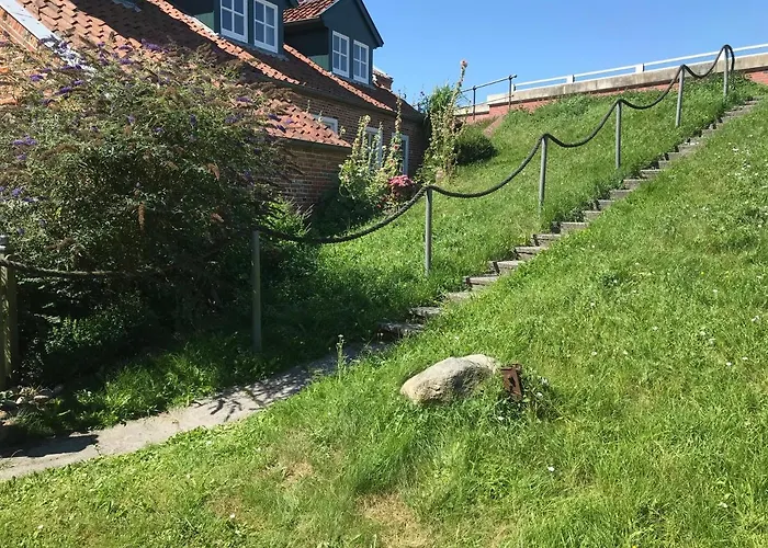 Vier Sterne Am Hafen, *